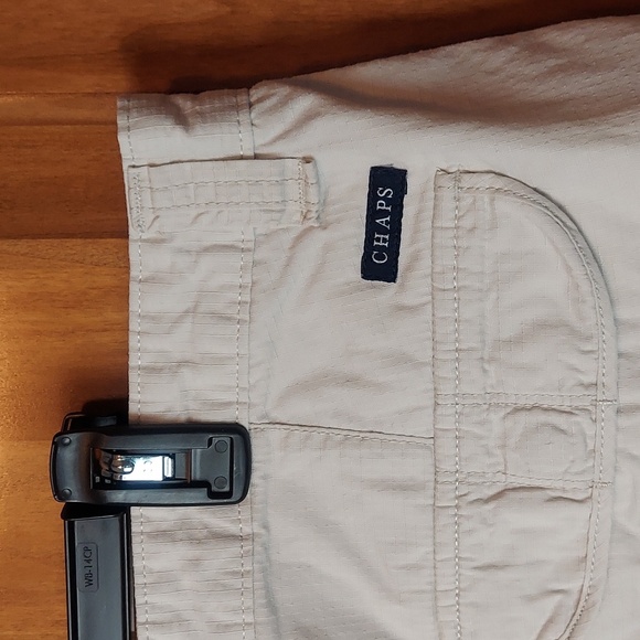 Men's Chaps Textured Like New Cargo Chino Shorts, Size 42 Light Tan - Picture 3 of 7